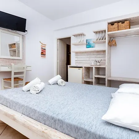 Apartment Harama Schinousa *