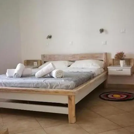 Apartment Harama Schinousa *