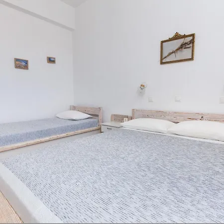 Harama Schinousa Apartment *