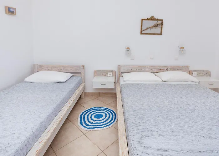 Harama Schinousa * Schoinoussa