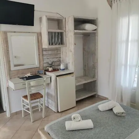 Apartment Harama Schinousa