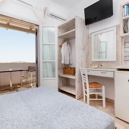 شقة Harama Schinousa