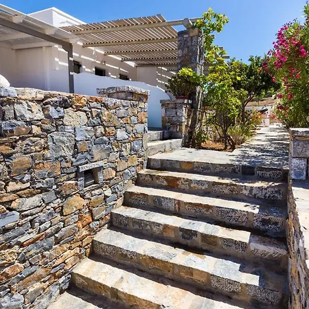 Apartment Harama Schinousa *