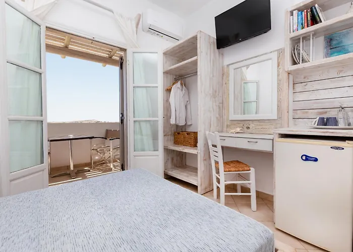 Harama Schinousa Schoinoussa